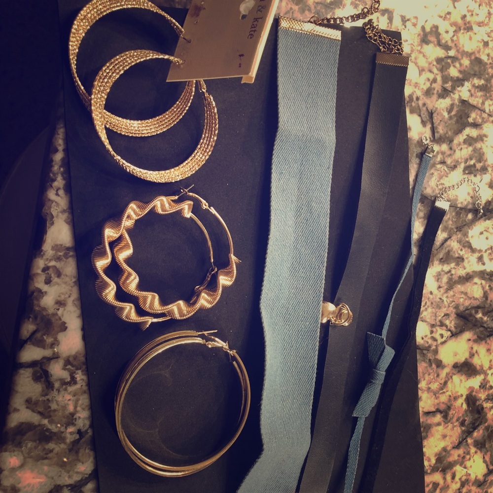 Earrings & Chokers
